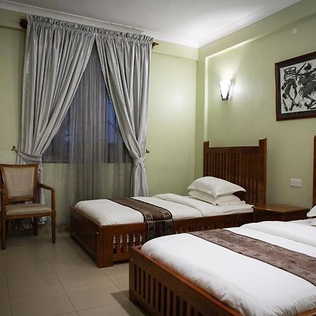 Summit Lodge Marombosa Ngoại thất bức ảnh