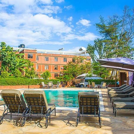 Summit Lodge Marombosa Ngoại thất bức ảnh