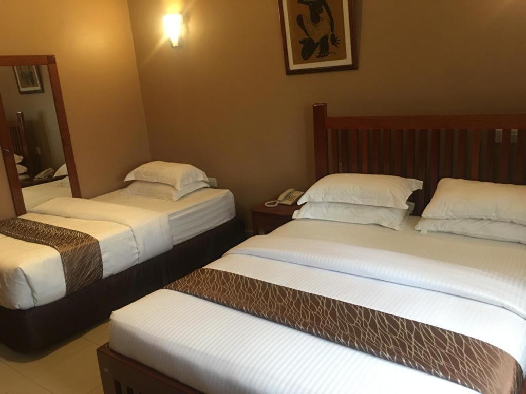 Summit Lodge Marombosa Ngoại thất bức ảnh