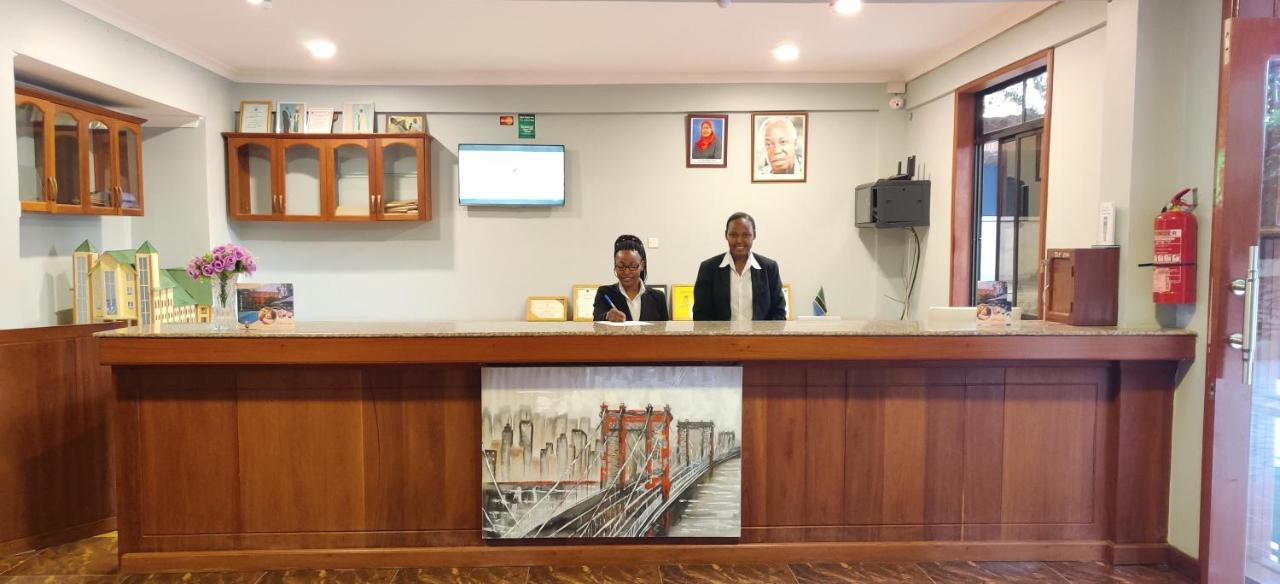 Summit Lodge Marombosa Ngoại thất bức ảnh