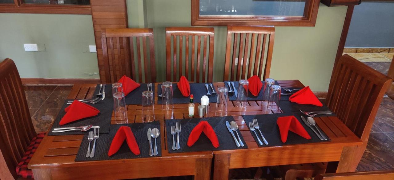 Summit Lodge Marombosa Ngoại thất bức ảnh