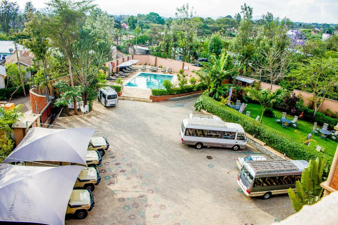 Summit Lodge Marombosa Ngoại thất bức ảnh